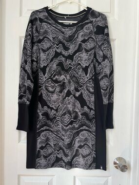 smartwool granite falls sweater dress Gaia Reversible Merino Sweater Dress In Regenerative Merino Wool – VINCENT  JAMES main image 0